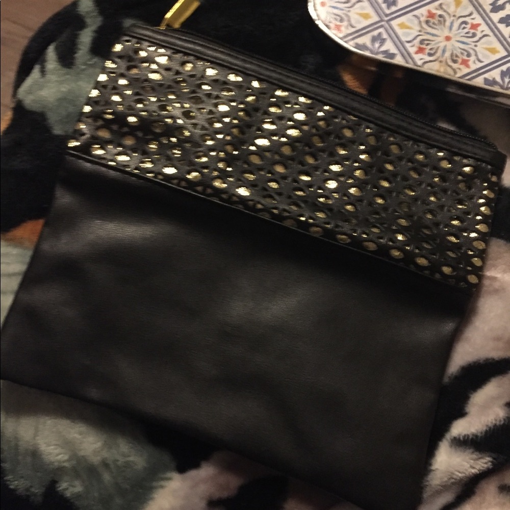 Beautiful clutch - Picture 2 of 4